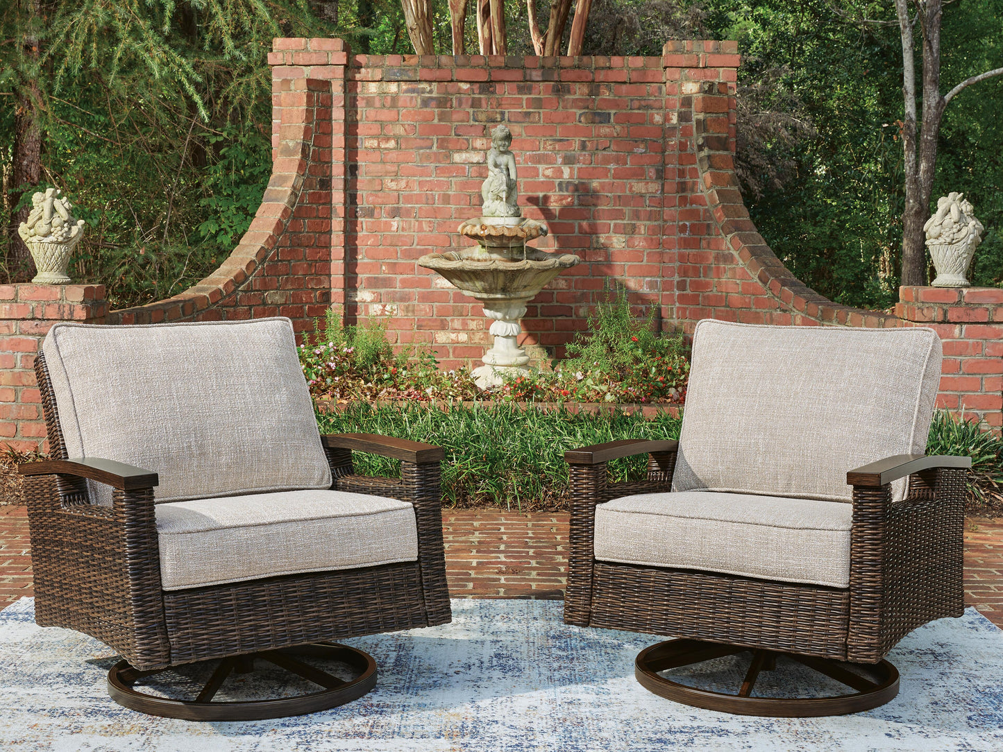 ASHLEY Drakes Beach Outdoor Swivel Lounge Chair (Set of 2)