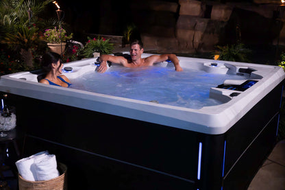 Antigua Elite hot tub - lifestyle