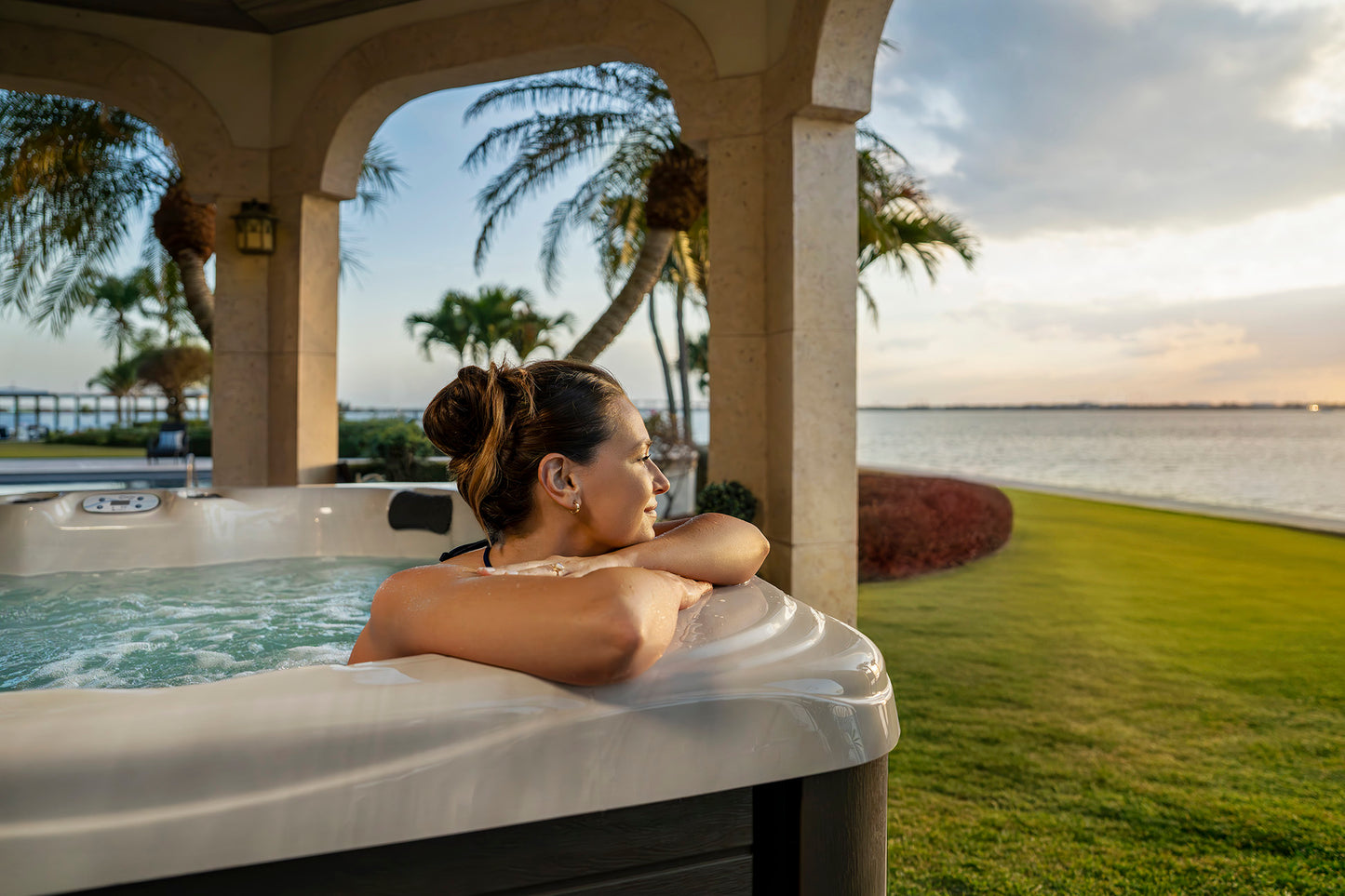Balance 8 hot tub - lifestyle