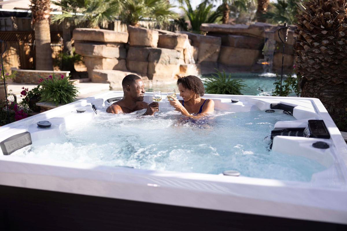 Captiva Elite hot tub - lifestyle