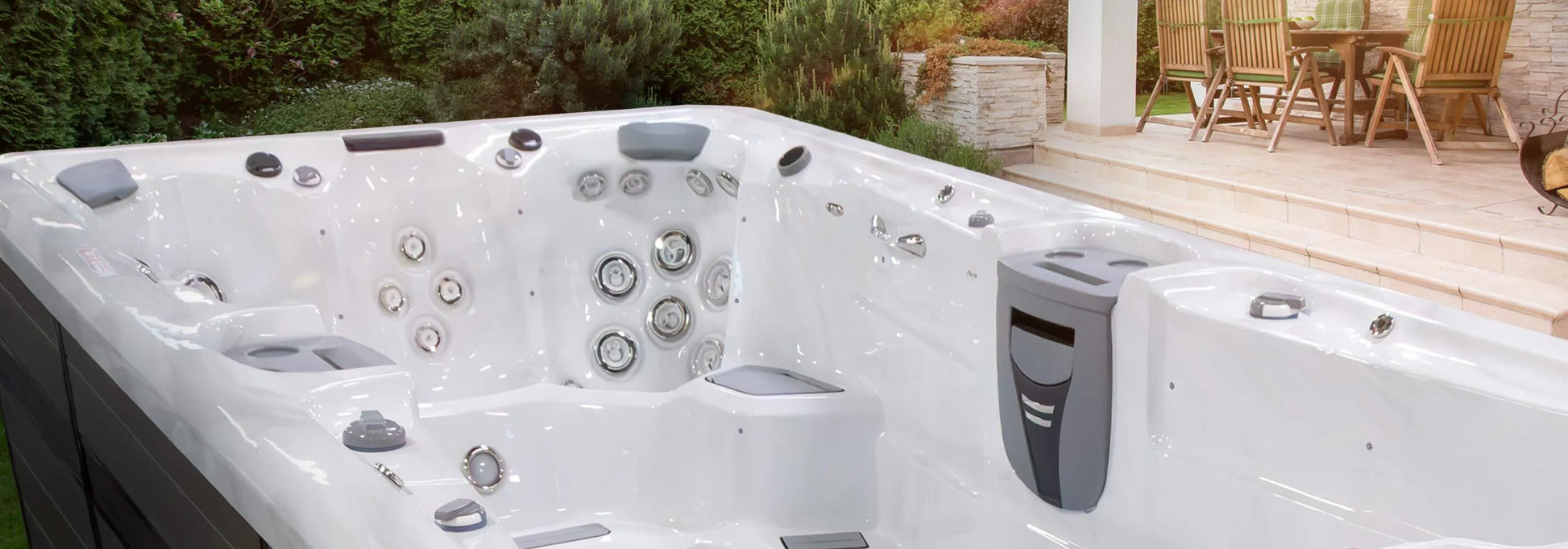 Challenger 15 D swim spa - lifestyle