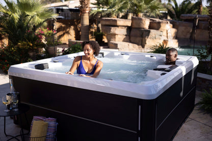 Grand Bahama Essential hot tub - lifestyle