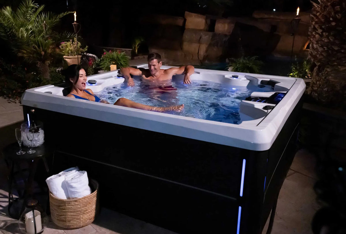Isla Margarita Luxury hot tub - lifestyle