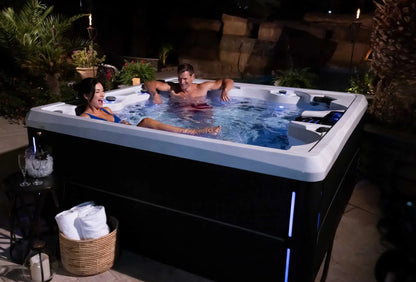 Isla Margarita Luxury hot tub - lifestyle