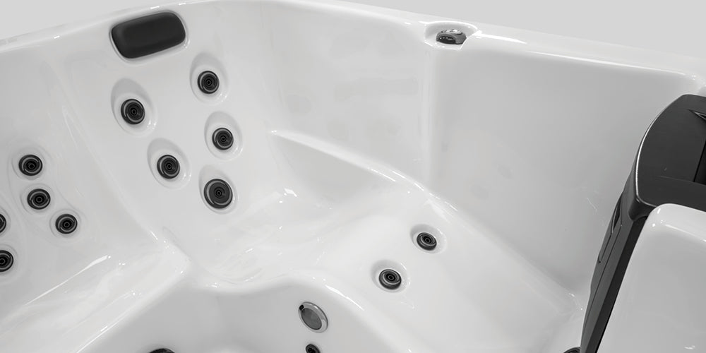 L5 hot tub - gallery 4
