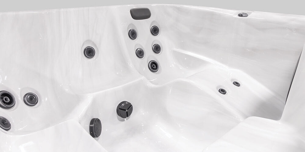 L6 hot tub - gallery 2