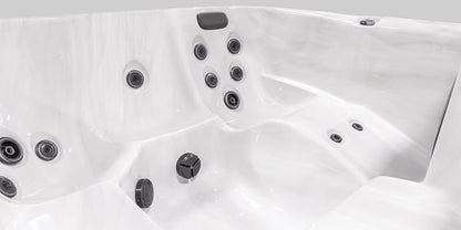 L6 hot tub - gallery 2