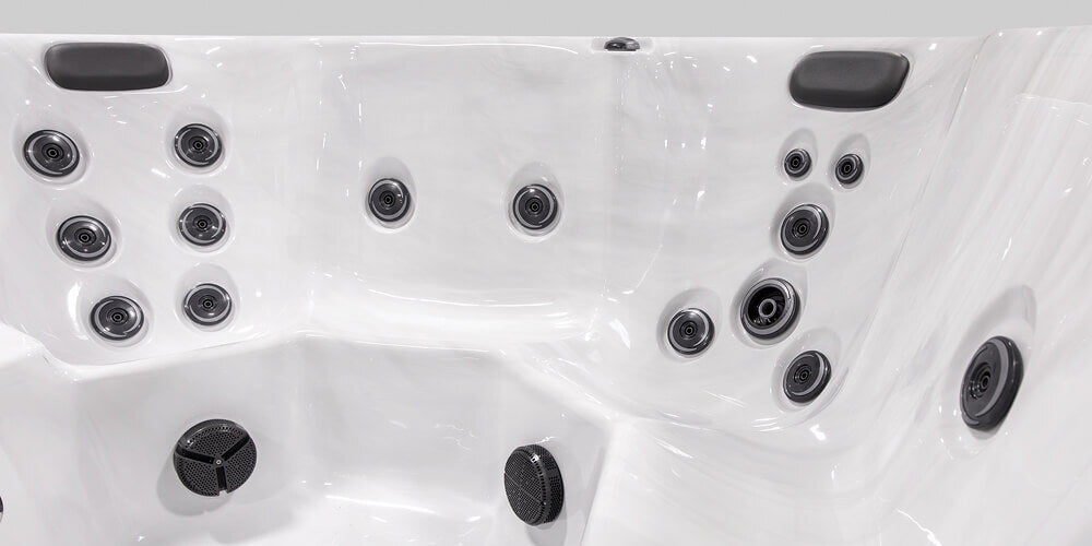 L6 hot tub - gallery 5