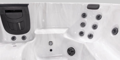 L7 hot tub - gallery 4