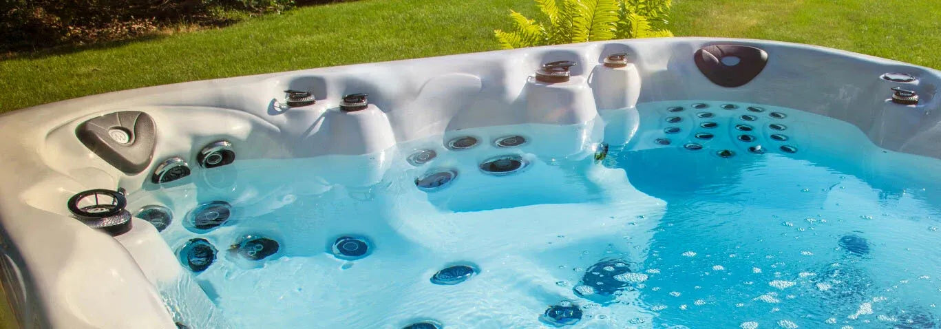 LSX 850 hot tub - lifestyle