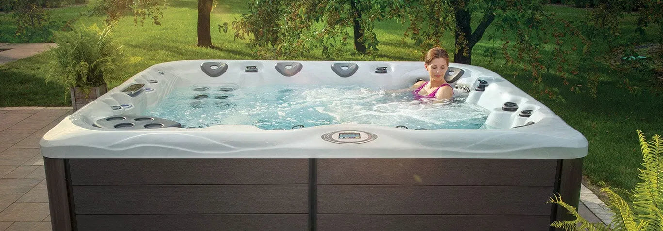 LSX 900 hot tub - lifestyle