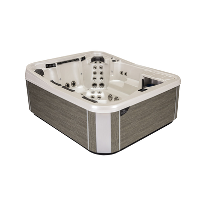 Pelican Bay hot tub - front view