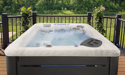 TS 6.2 hot tub - lifestyle