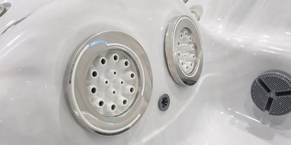 TS 7.2 hot tub - gallery 3